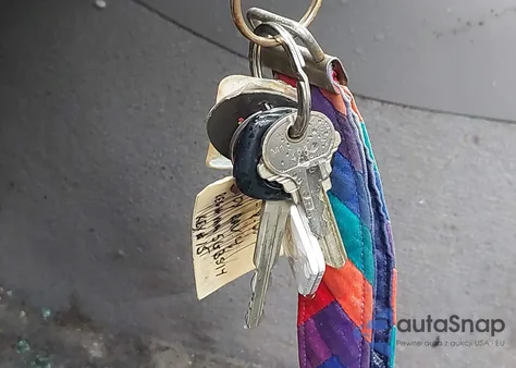 2003 Toyota Camry Le z USA, uszkodzony, nr VIN 4T1BE32K63U648929